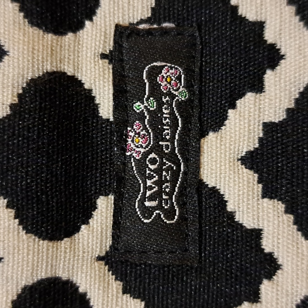 Two Crazy Daisies Wristlet - Picture 2 of 4